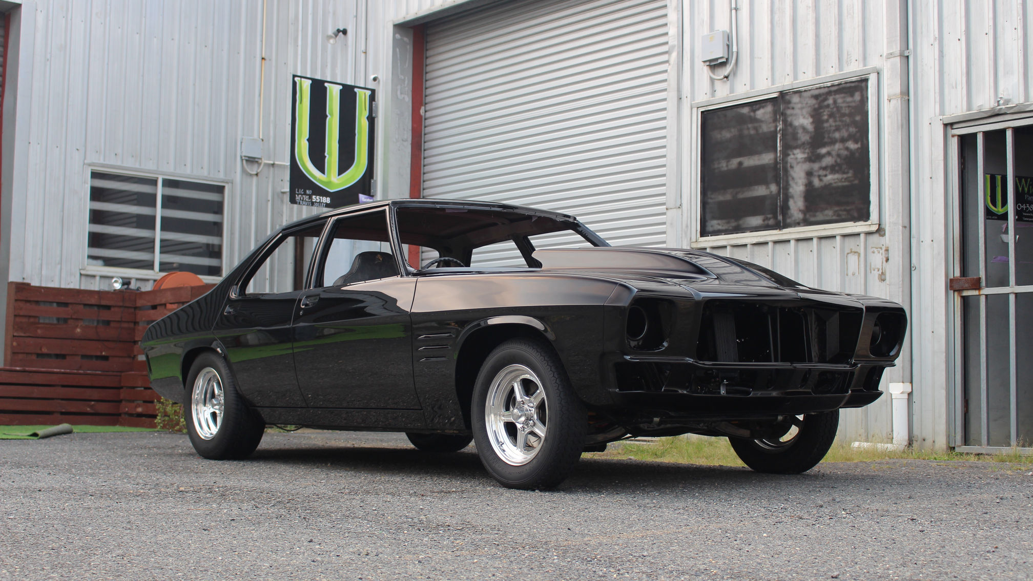 HQ HOLDEN